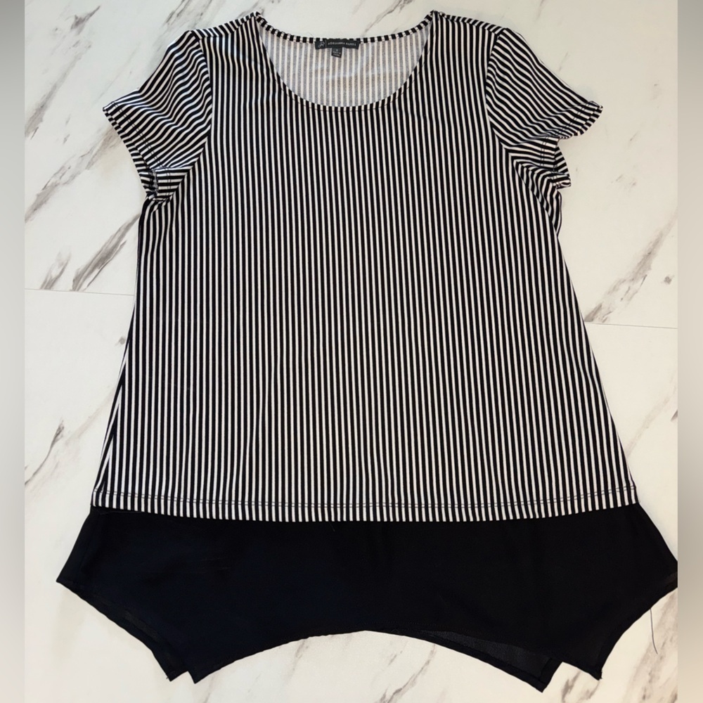 Adrianna Papell Black and White Striped Scoop Neck Short Sleeve Top S